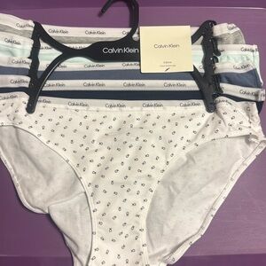 Calvin Klein 5 pack cotton panties with elastic waist band, bikini, new